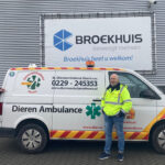 Lees meer over het artikel Samenwerking tussen Autobedrijf Broekhuis Zwaag en St. Dierenambulance Hoorn e.o.